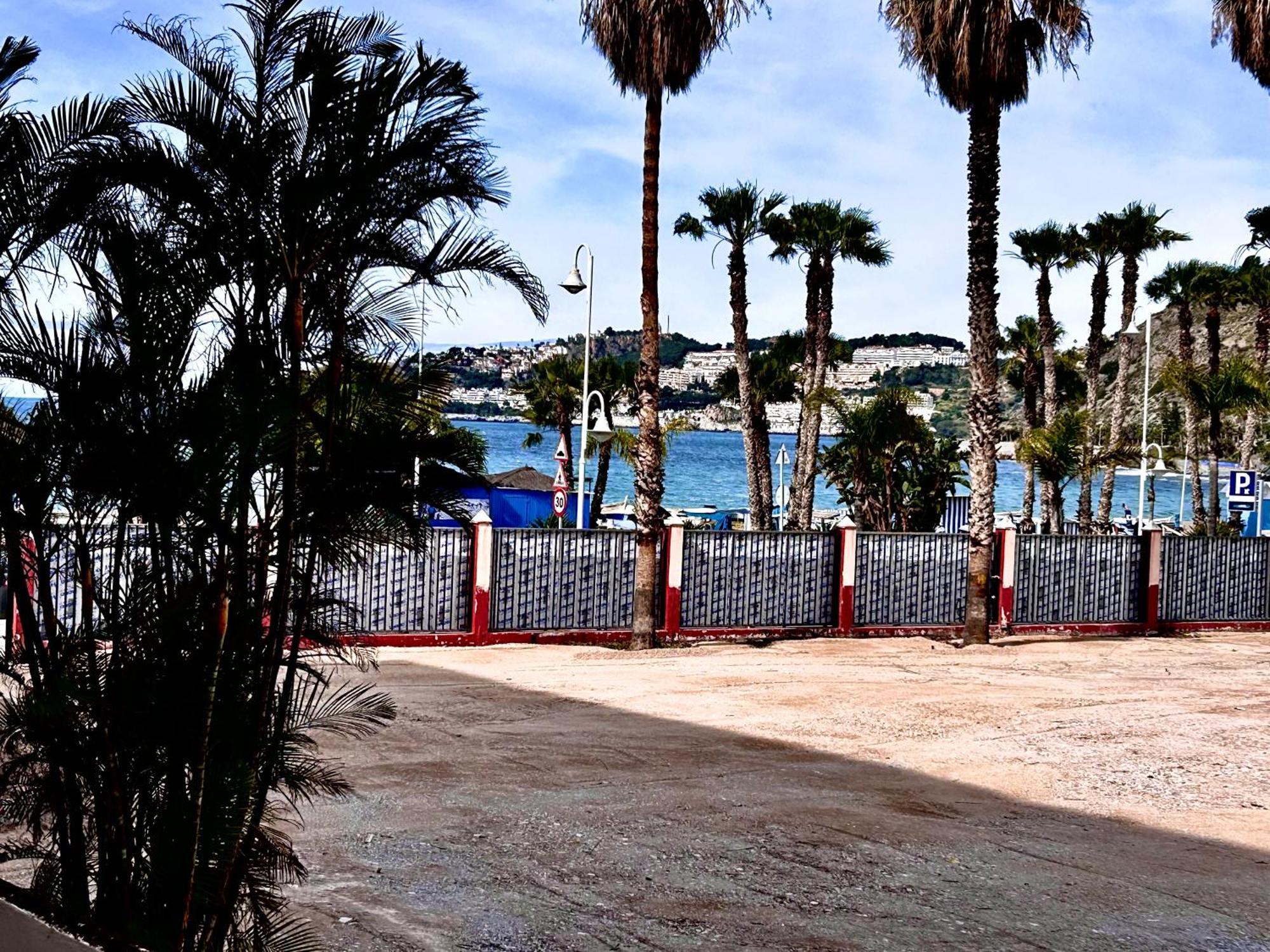 Apartamento 2 Dormitorios En Primera Linea De Playa San Cristobal Almuñécar Kültér fotó